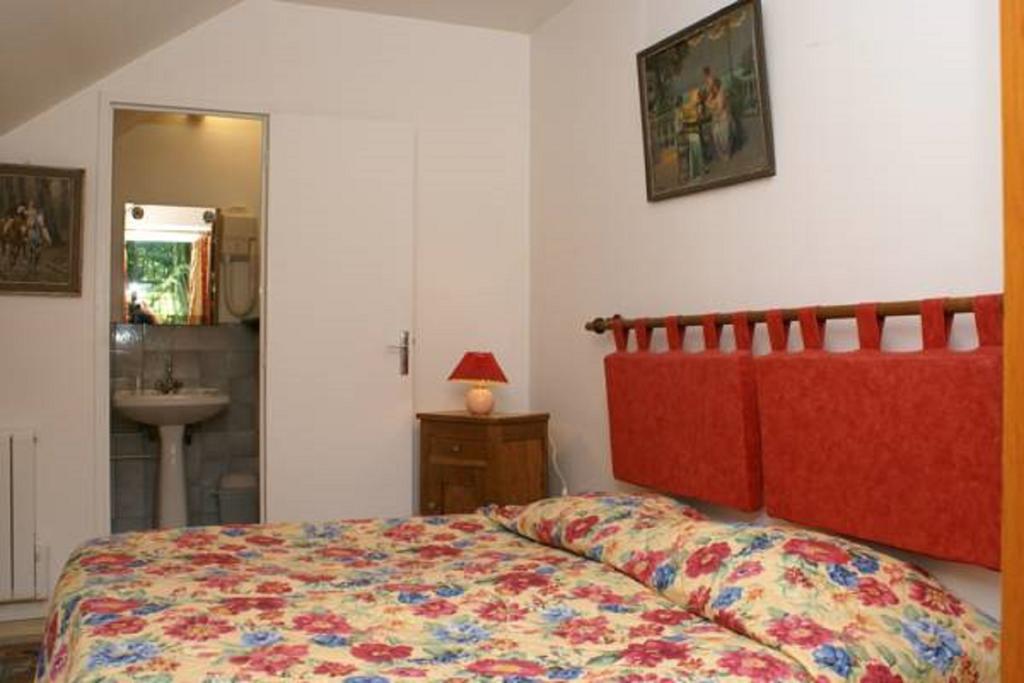 Hostellerie Du Chateau De L'Isle La Croix-en-Touraine Exteriör bild