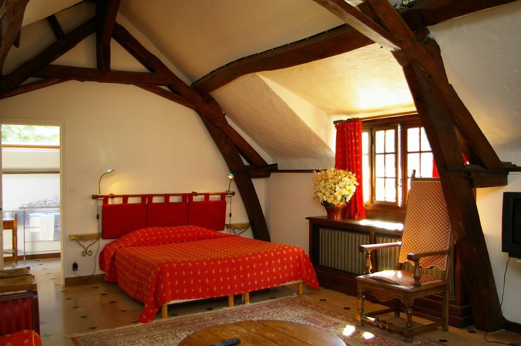 Hostellerie Du Chateau De L'Isle La Croix-en-Touraine Rum bild