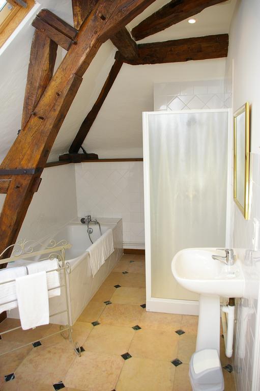 Hostellerie Du Chateau De L'Isle La Croix-en-Touraine Rum bild