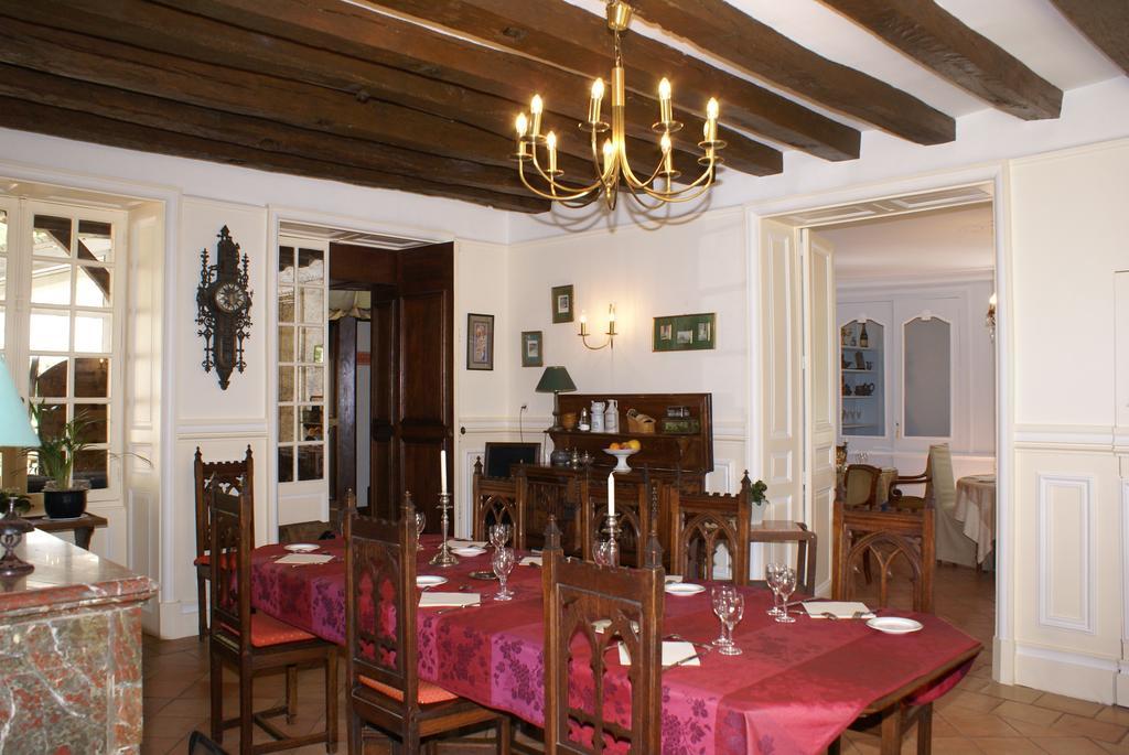 Hostellerie Du Chateau De L'Isle La Croix-en-Touraine Exteriör bild