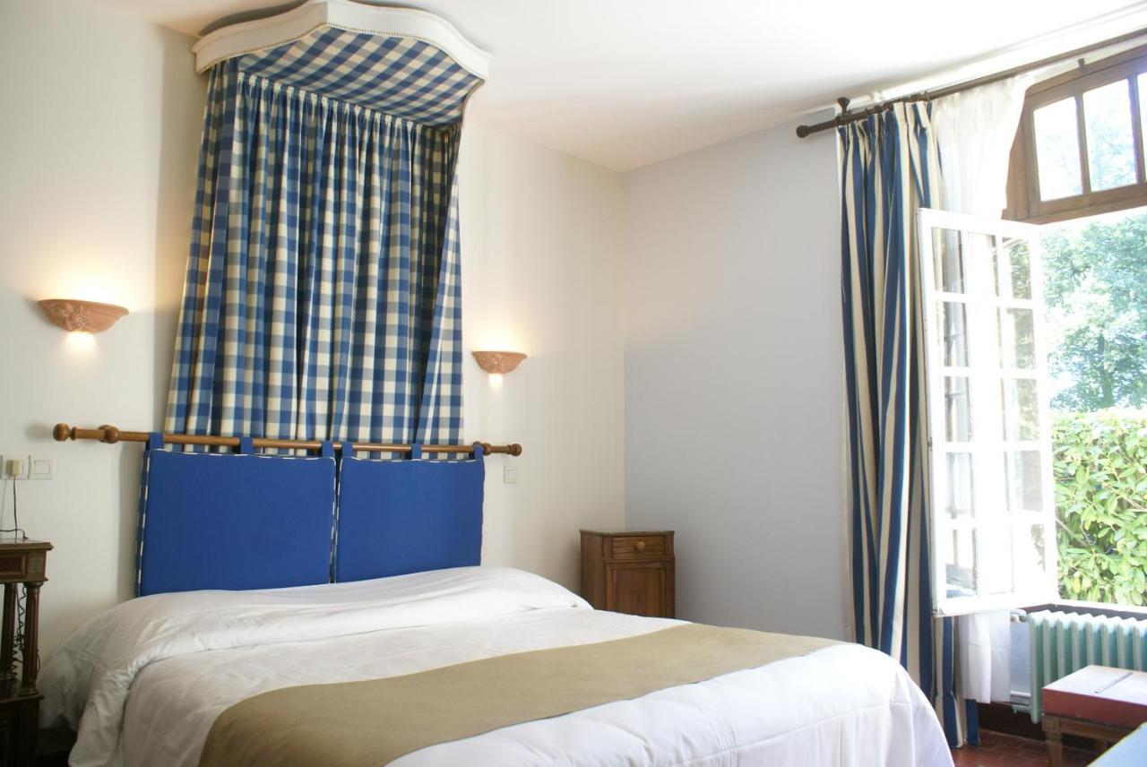 Hostellerie Du Chateau De L'Isle La Croix-en-Touraine Exteriör bild