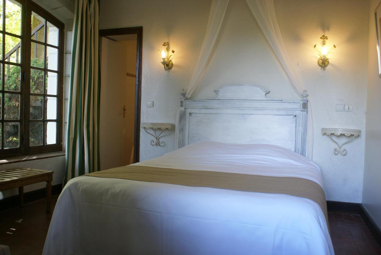 Hostellerie Du Chateau De L'Isle La Croix-en-Touraine Exteriör bild