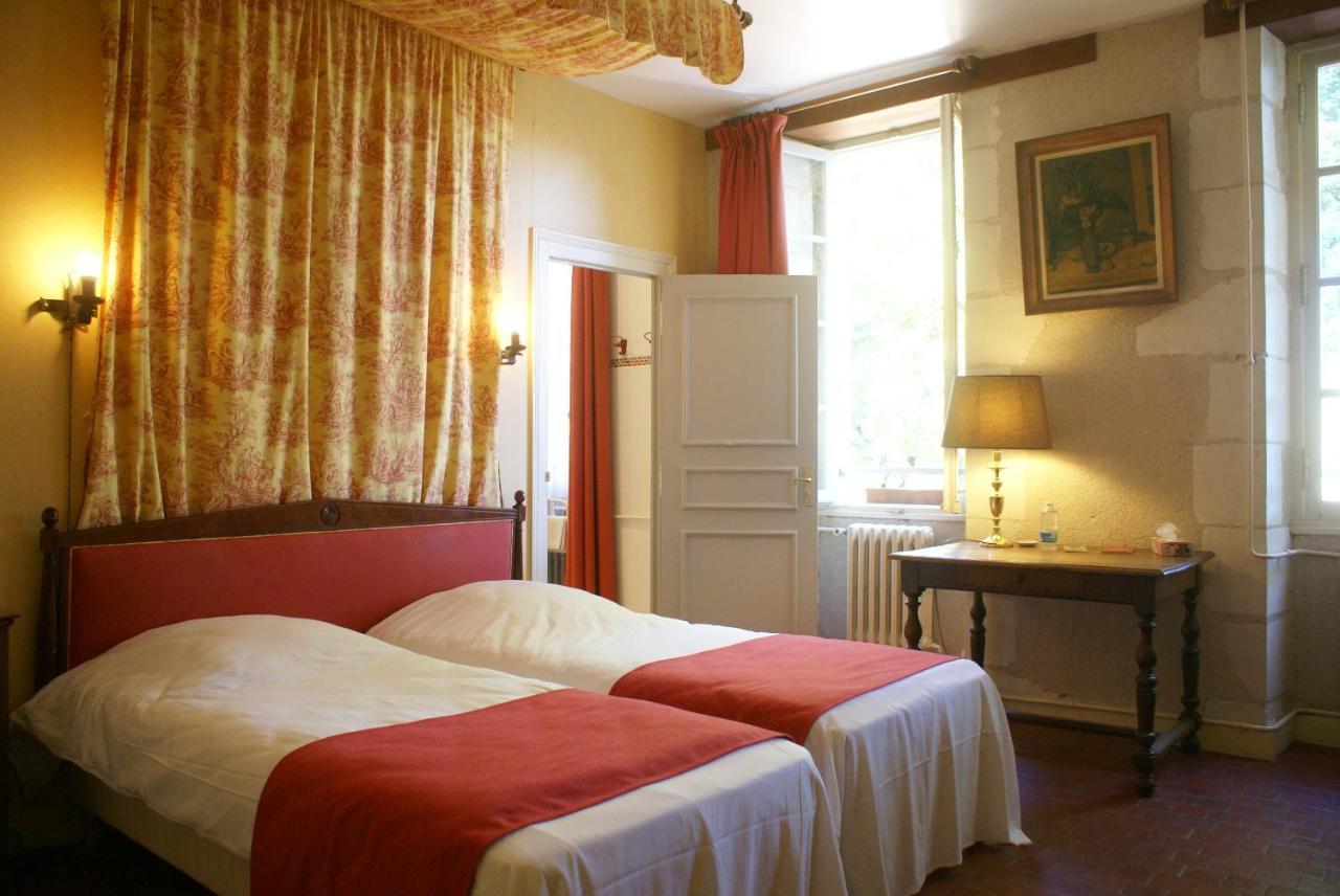 Hostellerie Du Chateau De L'Isle La Croix-en-Touraine Exteriör bild