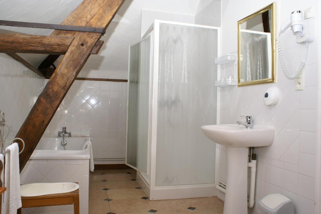 Hostellerie Du Chateau De L'Isle La Croix-en-Touraine Exteriör bild
