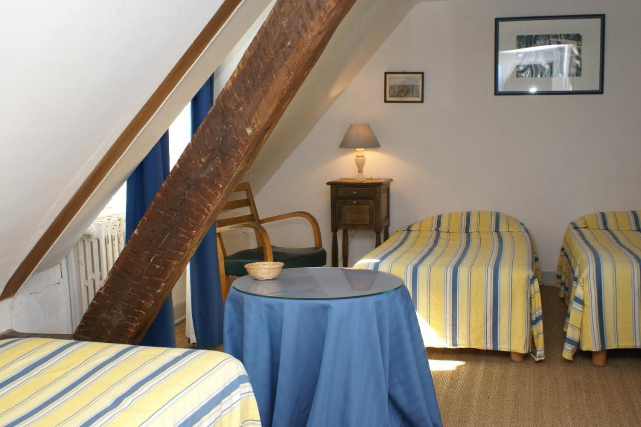 Hostellerie Du Chateau De L'Isle La Croix-en-Touraine Exteriör bild